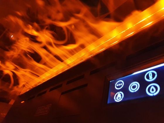 Cheminée sur mesure vBurner - Flammes et écran tactile